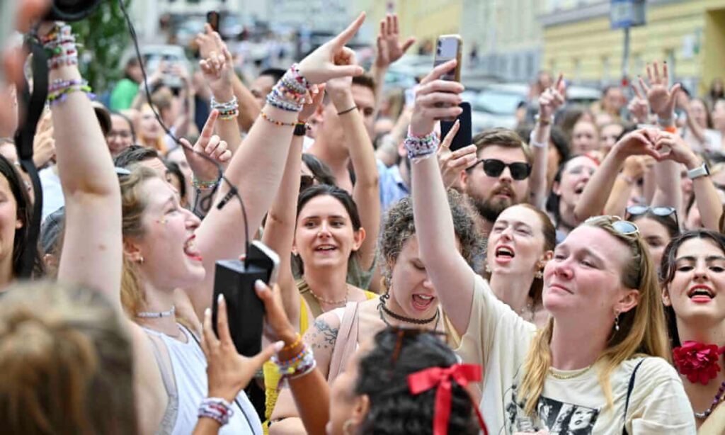 tailor-swift-fans-vienna